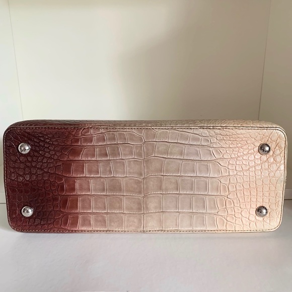 Louis Vuitton Capucines MM Alligator - Picture 11 of 16